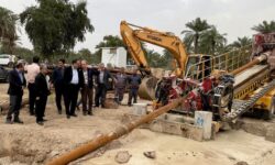 بازدید مدیرعامل مناطق نفت‌خیز جنوب از پروژه عبور خط لوله چاه‌های آبتیمور از بستر كارون