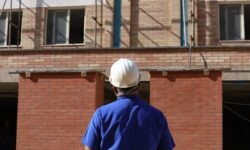 در اذهان مهندس تداعی کننده خلاقیت، نوآوری، حرکت و پیشرفت است