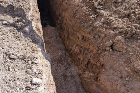 حفاری و اصلاح خطوط فاضلاب در منطقه یک اهواز