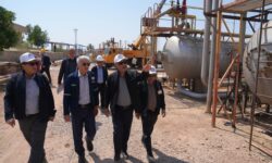 بازدید مدیران شرکت مناطق نفت‌خیز جنوب از تاسیسات «رگ سفید ۱» با هدف رفع چالشهای عملیاتی