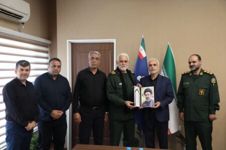 از مدیرعامل شركت نفت و گاز اروندان به پاس فعالیت‌های فرهنگی در حوزه دفاع مقدس و مقاومت تجلیل شد