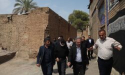 استاندار خوزستان و معاون گردشگری وزارت میراث فرهنگی از بافت سنتی دزفول بازدید کردند / تأکید بر حفظ و احیای بافت تاریخی دزفول به عنوان قطب گردشگری / بررسی راهکارهای توسعه گردشگری در بافت سنتی دزفول