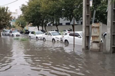 ۱۵ اکیپ لایروب برای مدیریت بارندگیها در اهواز آمادهباش هستند